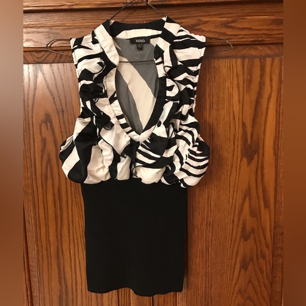 Silky Zebra Print Sleeveless Top Size: Large